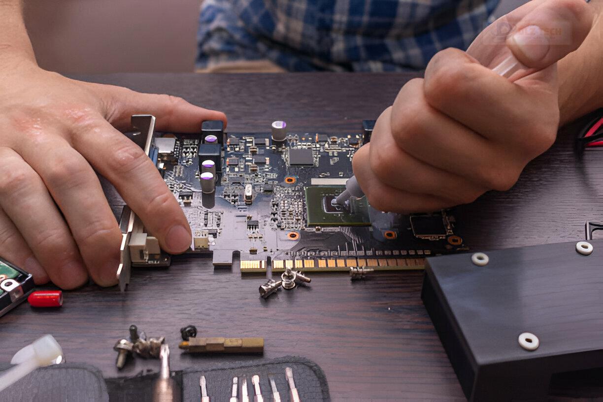 Quy trình vệ sinh laptop chuẩn từng bước tại Dlz Tech
