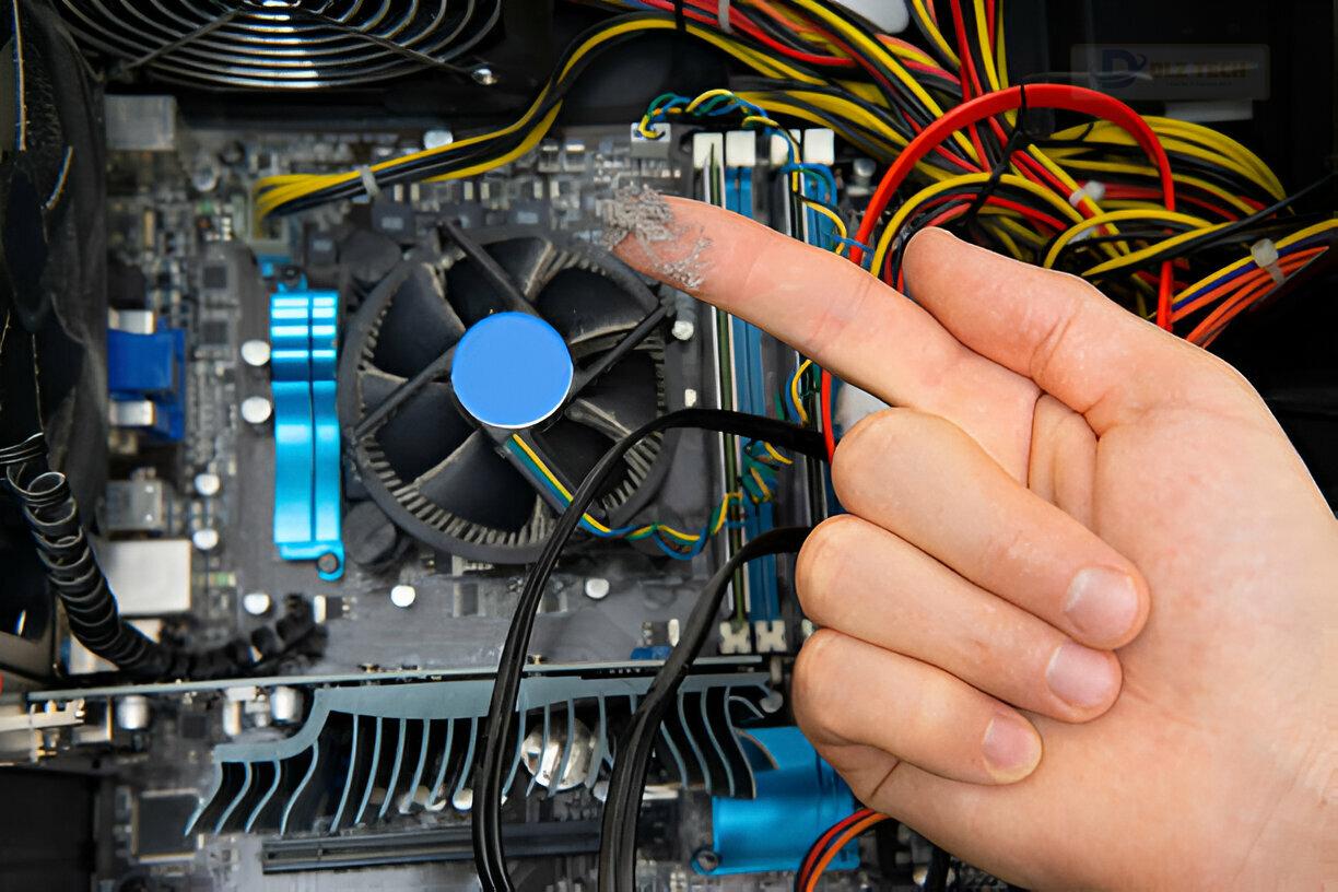 Có thể tự vệ sinh laptop tại nhà không?