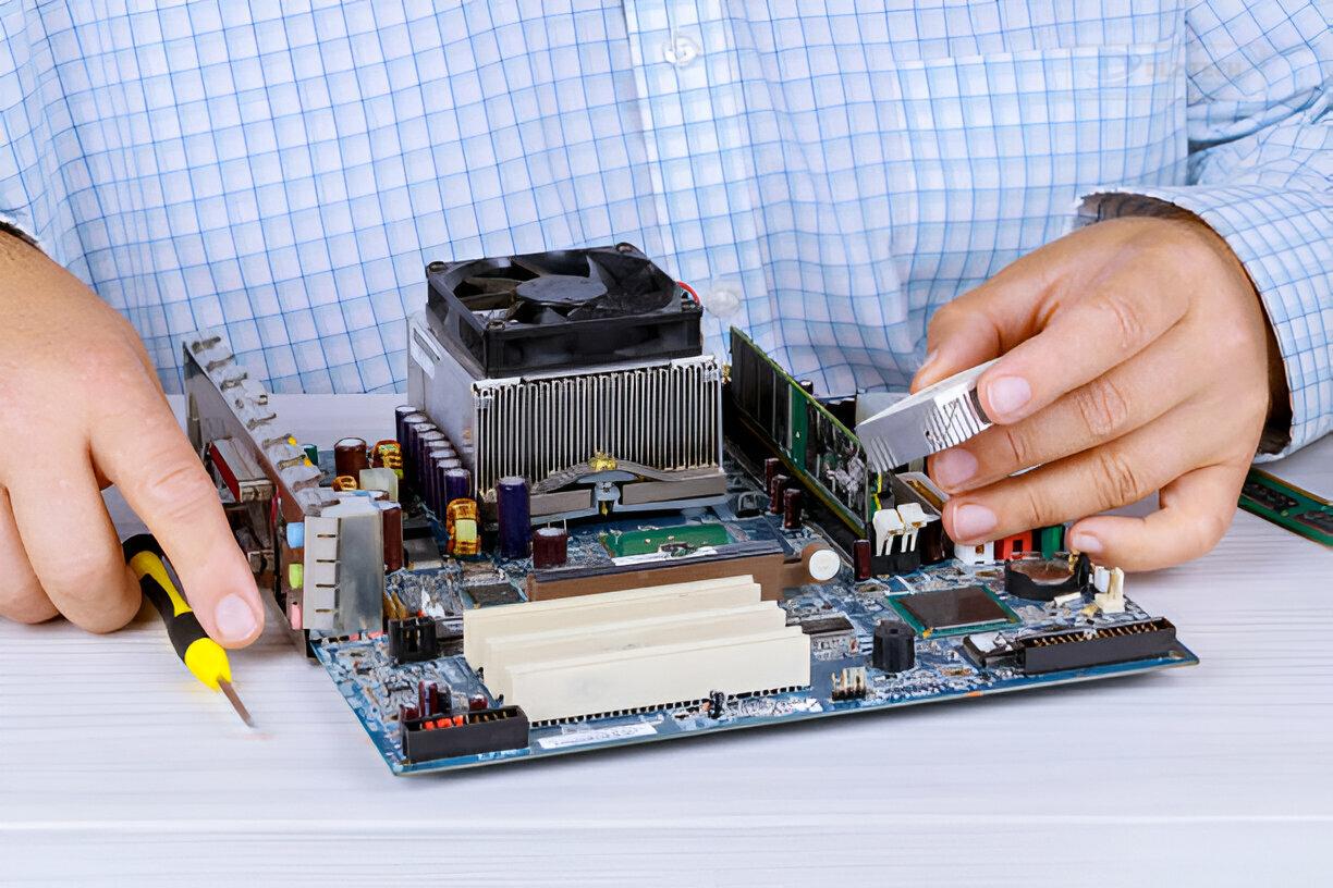 Vệ sinh laptop quận Đống Đa, Hà Nội ở đâu nhanh, chất lượng?