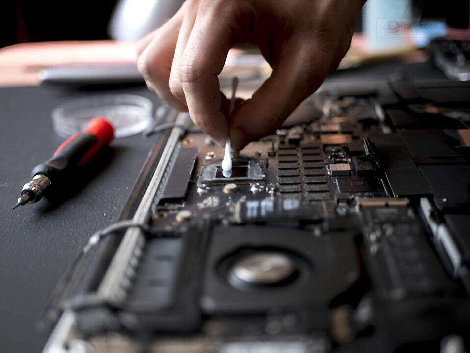 Dlz Tech có dịch vụ vệ sinh cho những dòng laptop nào?