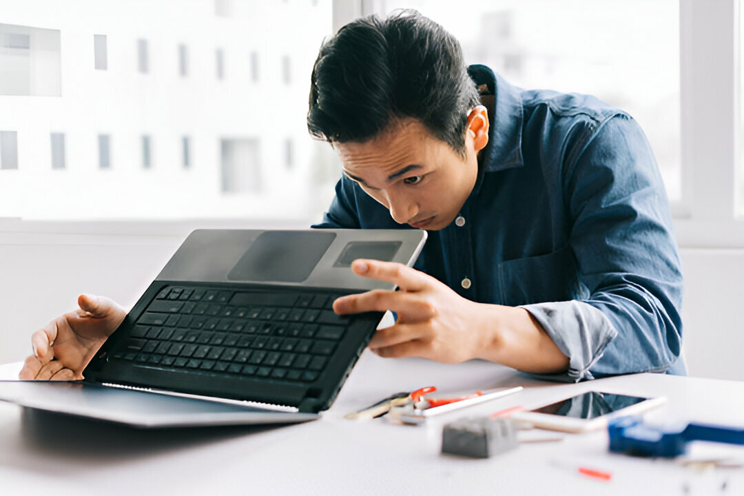 Mang laptop đến trung tâm sửa chữa