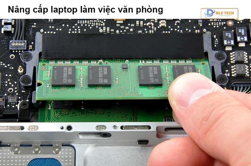 laptop làm việc