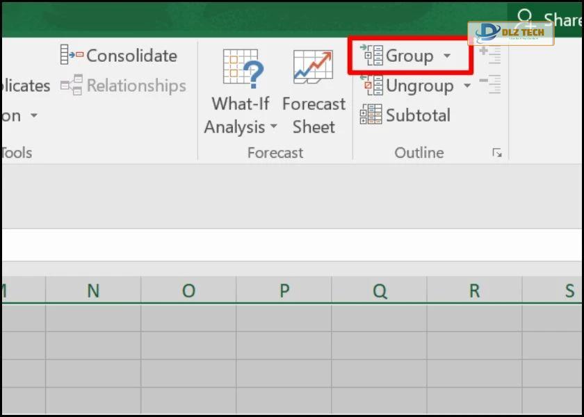 nhấn vào group để nhóm dữ liệu trong excel