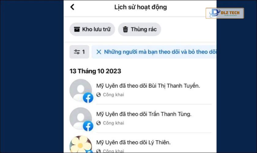 Màn hình sẽ hiển thị Fanpage và những người bạn đang theo dõi kèm thời gian