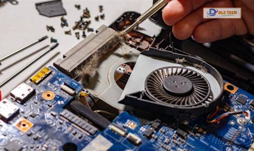 Mở bảng điều khiển của laptop trước khi làm sạch quạt