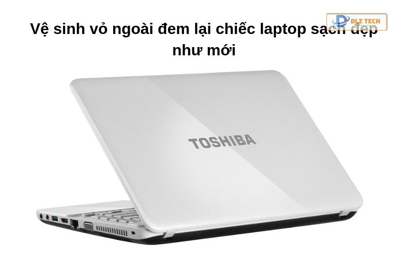 Cách vệ sinh laptop phần vỏ bên ngoài và các cổng usb