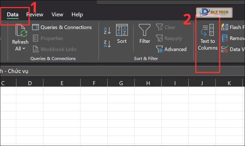 Mở hộp thoại Convert Text to Column Wizard để chia cột trong Excel
