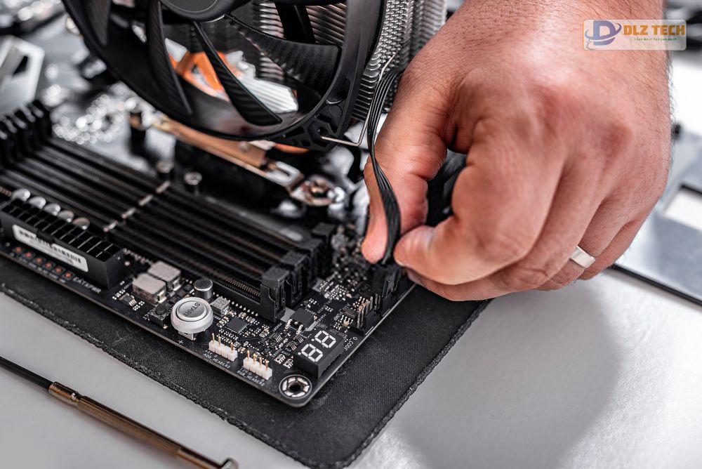 Nguyên nhân gây ra đốm sáng màn hình laptop Nguyên nhân gây ra đốm sáng màn hình laptop